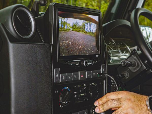 Defender Rear Reverse Camera Kit [STINGER DA5454]