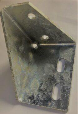 Body to Body Crossmember Bracket RH Galvanised [DDS LR011892GALV]