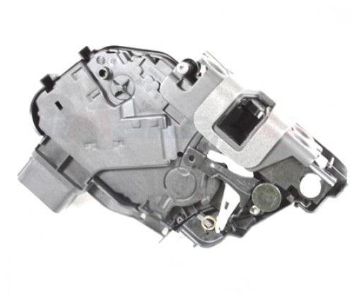 Rear Left Door Latch [BRITPART LR091361]